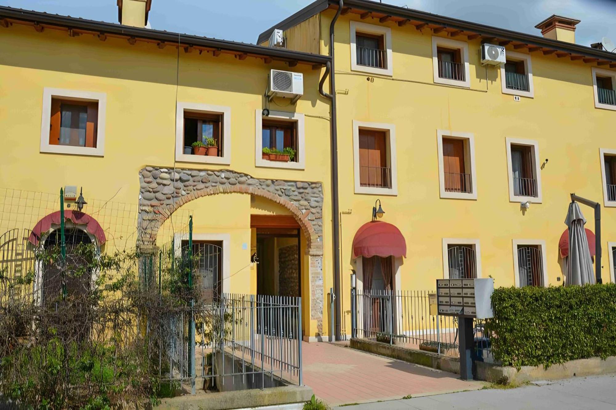 Casa Vacanze Raggio Di Sole Apartment Valeggio sul Mincio Ngoại thất bức ảnh